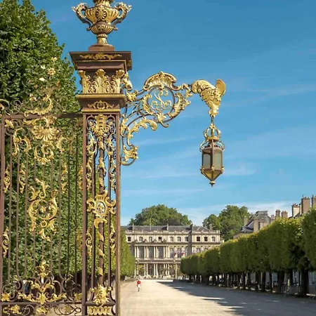 Le Dominicains Au Calme Aux Portes De La Place Stanislas * Nancy