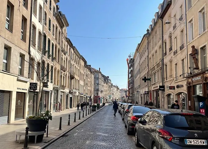 Le Dominicains Au Calme Aux Portes De La Place Stanislas